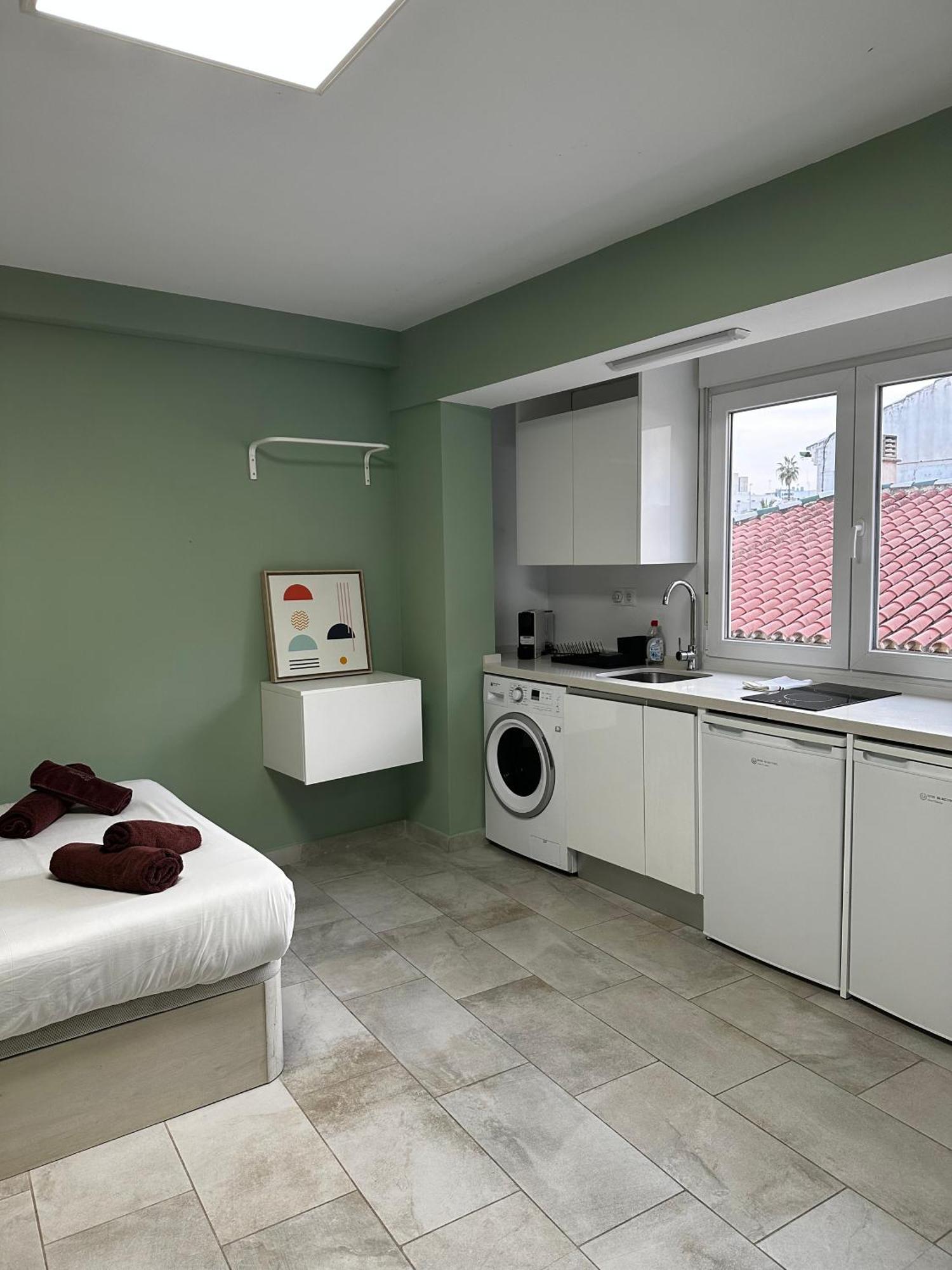 Lovely Studio Apartment With Terrace Malaga Exterior photo